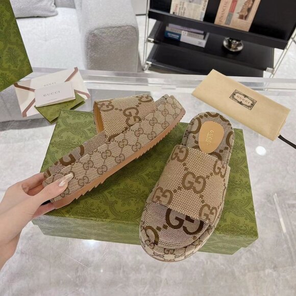 Gucci Angelina Maxi GGSlide Sandals - Picture 5 of 9